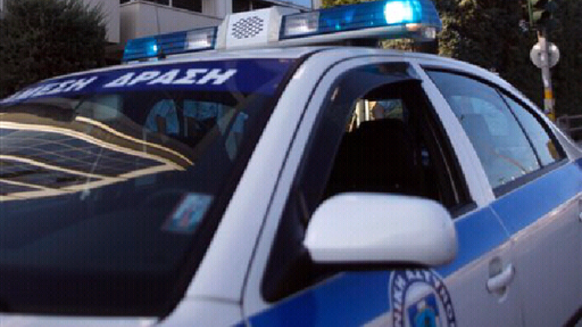 Ήρθε παράνομα στη χώρα με μαχαίρα και λαθραίο καπνό 