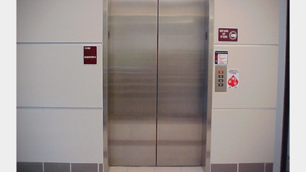 Θεσσαλονίκη: Χτύπησε και λήστεψε 67χρονη μέσα σε ασανσέρ