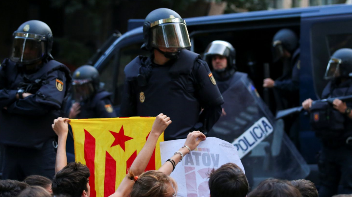 Commission silent as Madrid shuts down websites ahead of Catalonia referendum