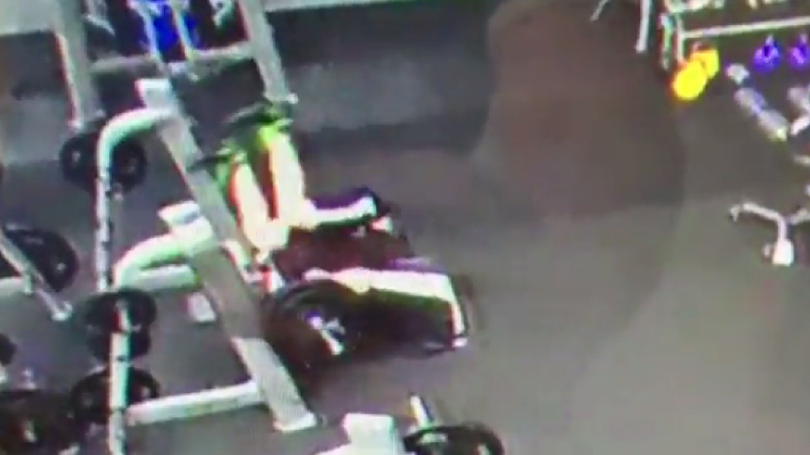 Βίντεο σοκ: Να γιατί δεν πρέπει να σηκώνεις ποτέ βάρη μόνος στο γυμναστήριο