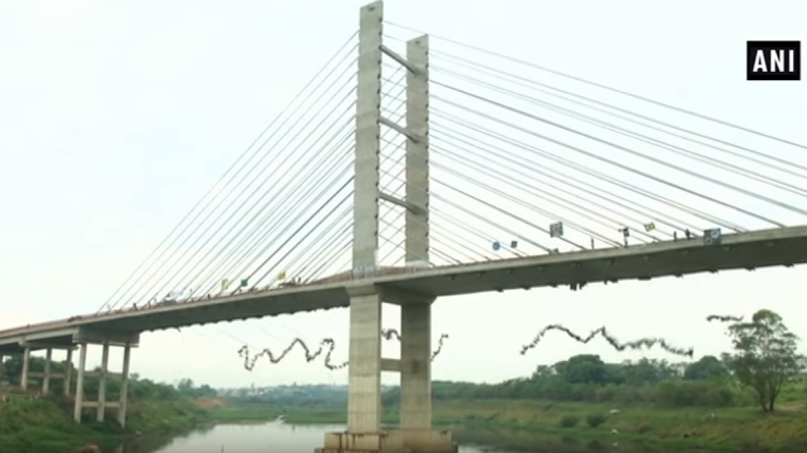 Βίντεο: Ανθρώπινη αλυσίδα 245 ατόμων σπάει το ρεκόρ Γκίνες στο rope jumping