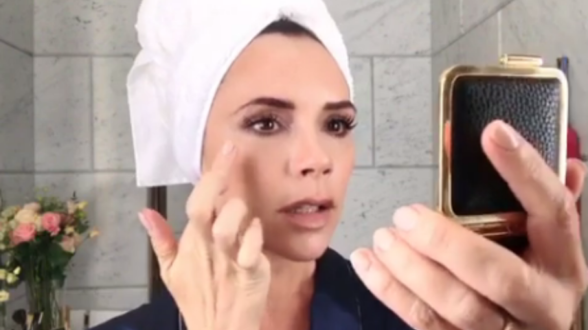 Κορίτσια η Louise, αδερφή και σωσίας της Victoria Beckham