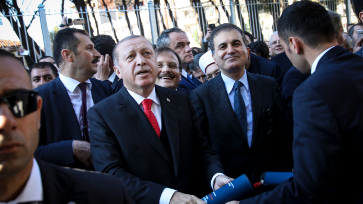 Κόκκινο χαλί, αξίας 1.500 ευρώ για τα πόδια του Σουλτάνου στη θρακική γη