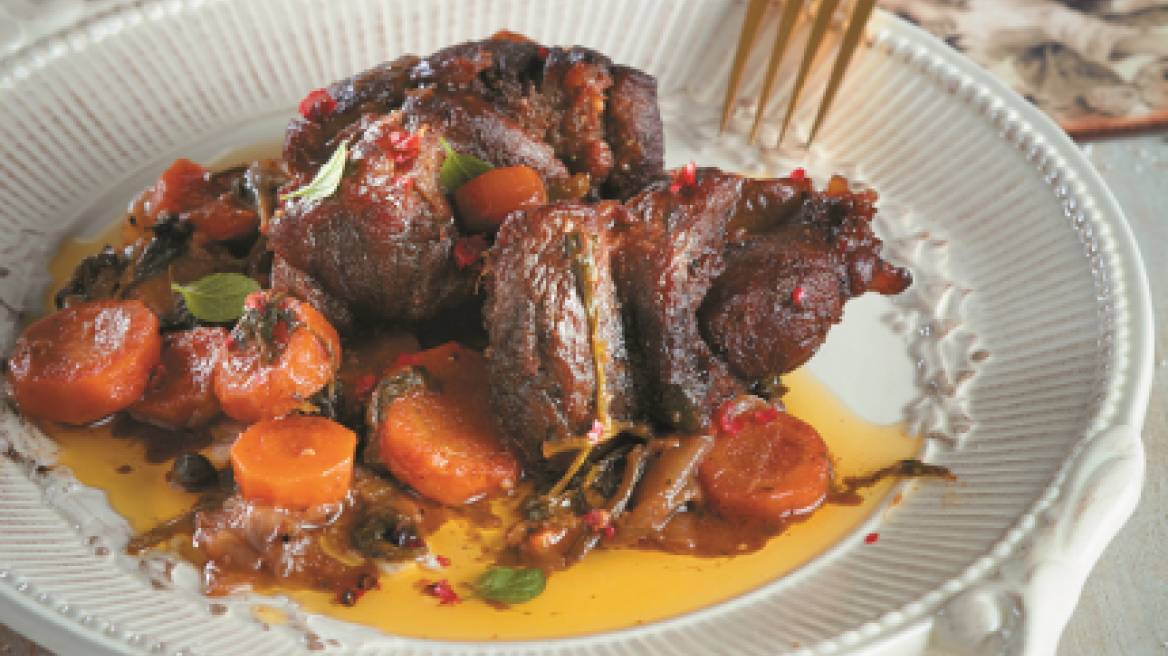 Αγριογούρουνο με κρασί και μέλι στη γάστρα