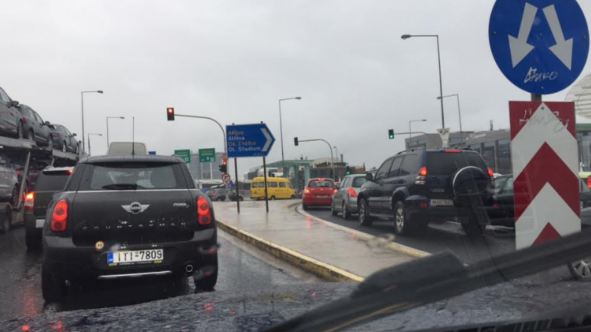 Κυκλοφοριακό χάος στην Αθήνα - Ποιους δρόμους να αποφύγετε