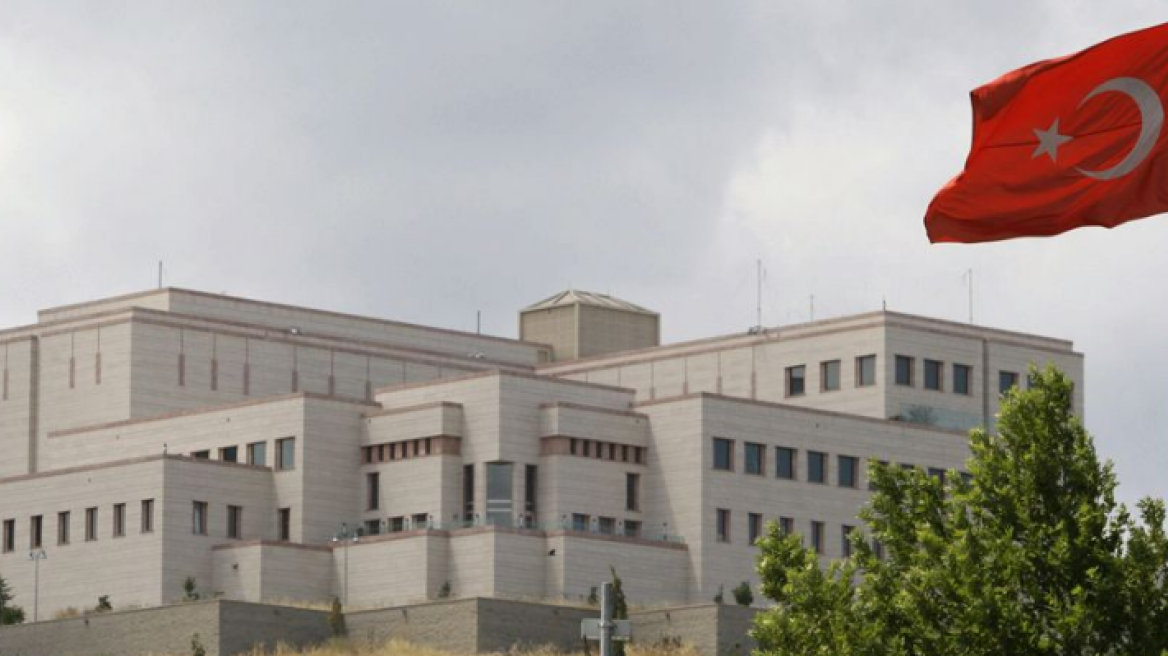 Τουρκία: Πάνω από 2.700 άτομα αποπέμφθηκαν από κρατικούς φορείς