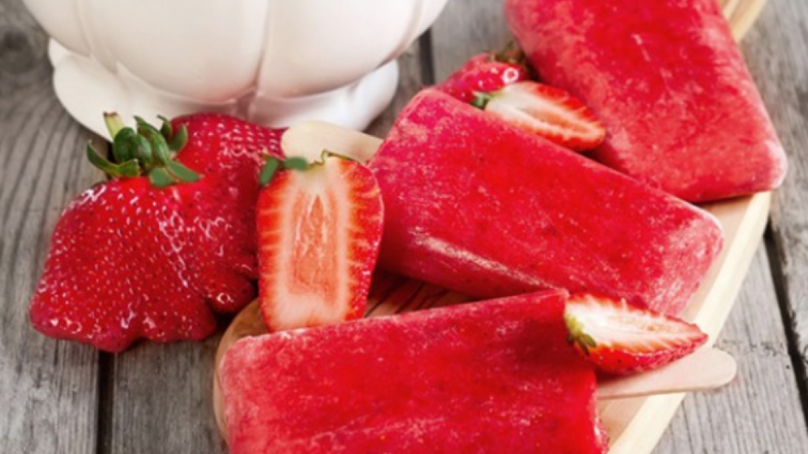 Γρανίτα φράουλα σε ξυλάκι