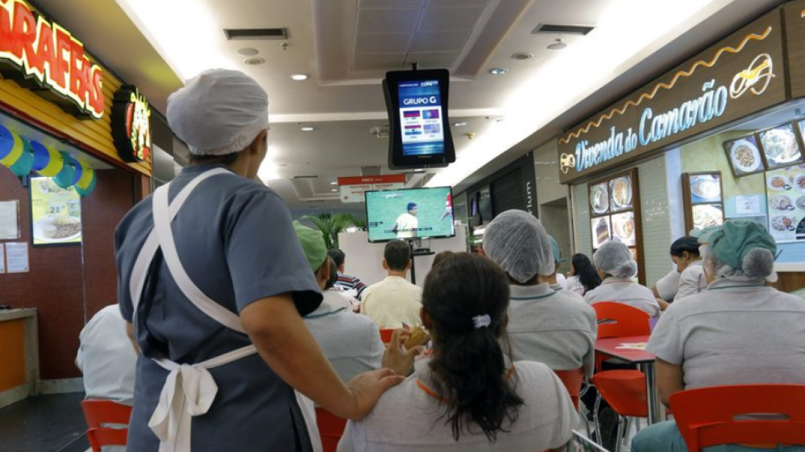 Αναδρομικές αυξήσεις στους εργαζόμενους των fast food