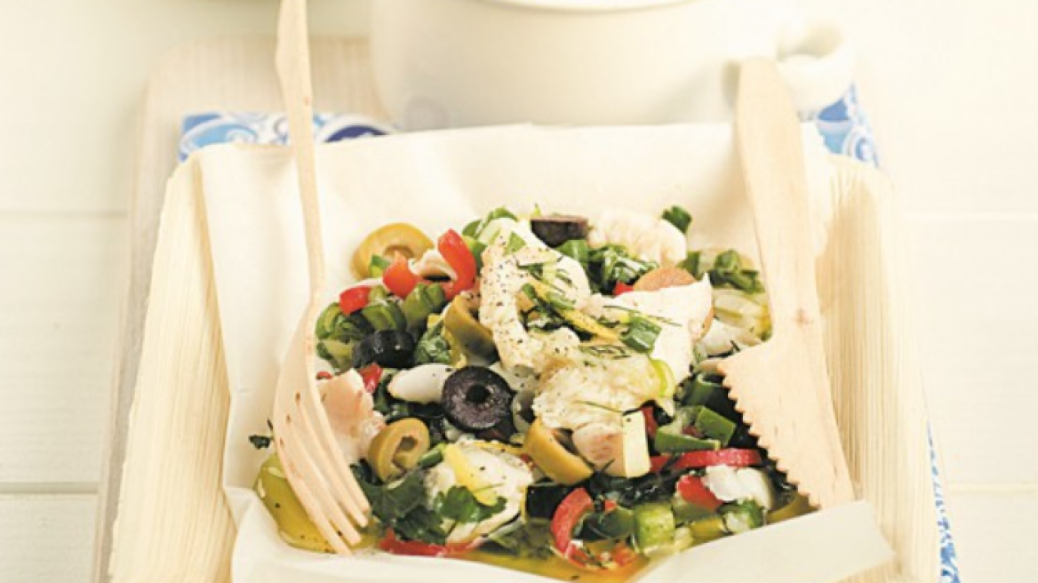 Αρωματική σαλάτα με λαχανικά και ψάρια