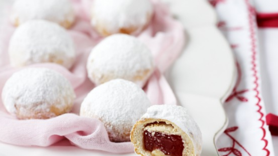 Λουκουμάτα με γεύση και άρωμα τριαντάφυλλου