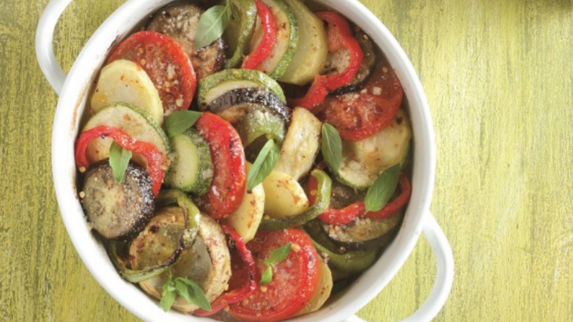 Τουρλού στο φούρνο με ανοιξιάτικα λαχανικά