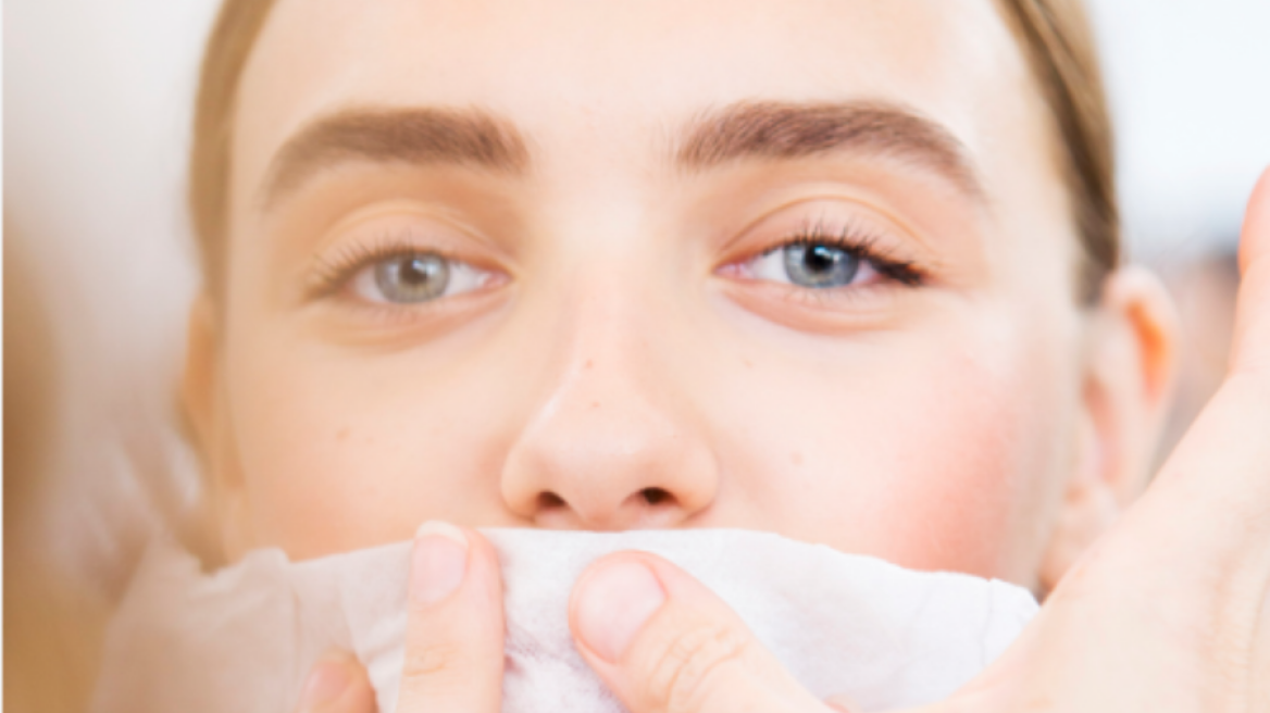 Mια απλή DIY μάσκα με γιαούρτι για να ζεις κάθε μέρα το no make up today