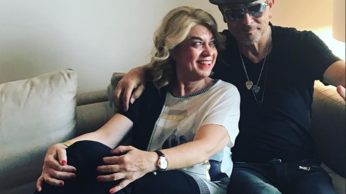 Ο κιθαρίστας των Scorpions εξομολογείται: «Απόψε θα σπάσω τις χορδές και την καλοκαιρινή μονοτονία»