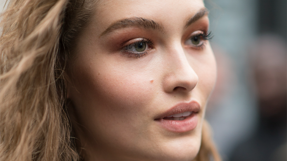 Αναδόμηση επιδερμίδας μετά τις διακοπές: 5 βασικά προβλήματα βρίσκουν λύση