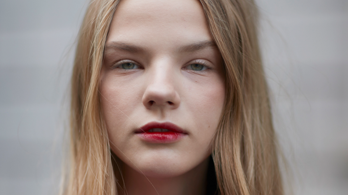 Fake it till you make it: Να πως θα δείχνετε ξεκούραστη με ελάχιστες ώρες ύπνου 