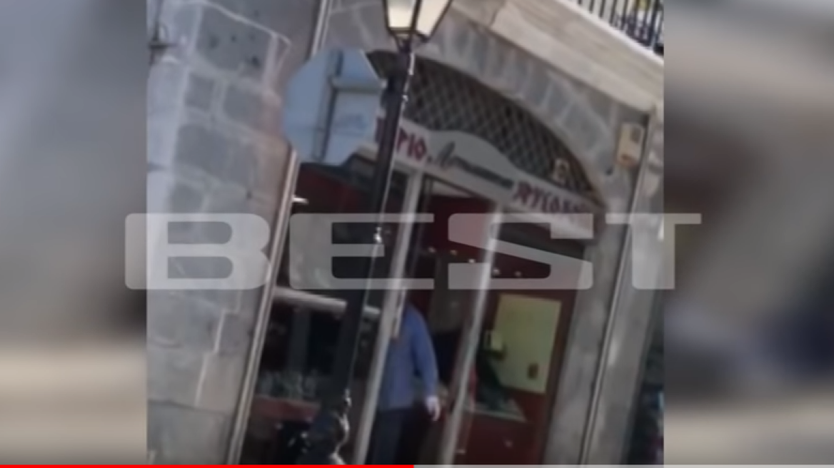 Βίντεο: Αιματηρή ληστεία σε κοσμηματοπωλείο στην Τρίπολη