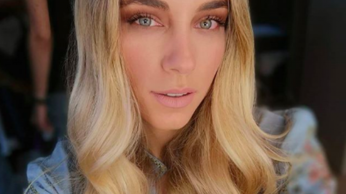 Η Δούκισσα Νομικού φόρεσε την πιο hot απόχρωση κραγιόν