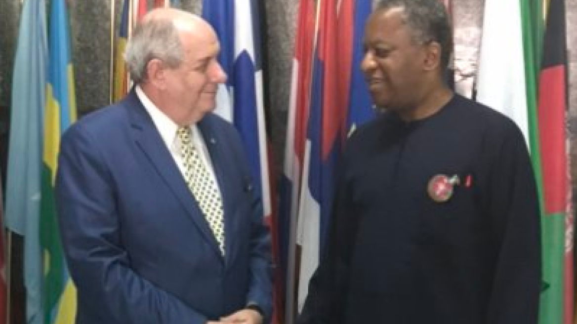 Εθνικό έργο από τον Τέρενς Κουίκ στην... Αμπούτζα