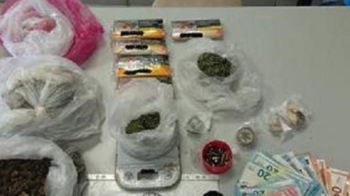 Λάρισα: Στο αγρόκτημα φύλαγαν ένα κιλό χασίς και λαθραίο καπνό