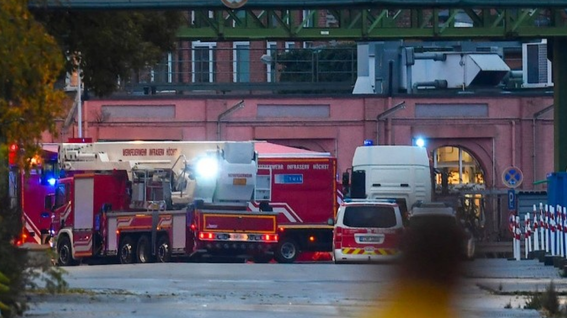Συναγερμός στη Φρανκφούρτη από διαρροή υδροχλωρικού οξέος: «Κλείστε πόρτες και παράθυρα»