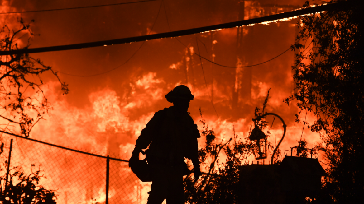 Στους 87 αυξήθηκαν οι νεκροί από τις φωτιές στην Καλιφόρνια