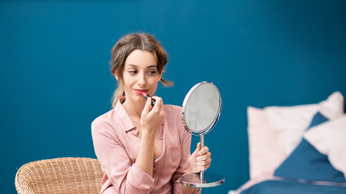 Shinny αποτέλεσμα στα χείλη με ματ υφή; 