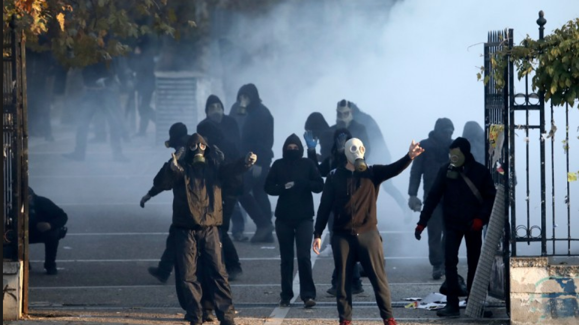 Αντιεξουσιαστές: Ρίξαμε μολότοφ στο Γ΄ Σώμα Στρατού και το απέκρυψαν