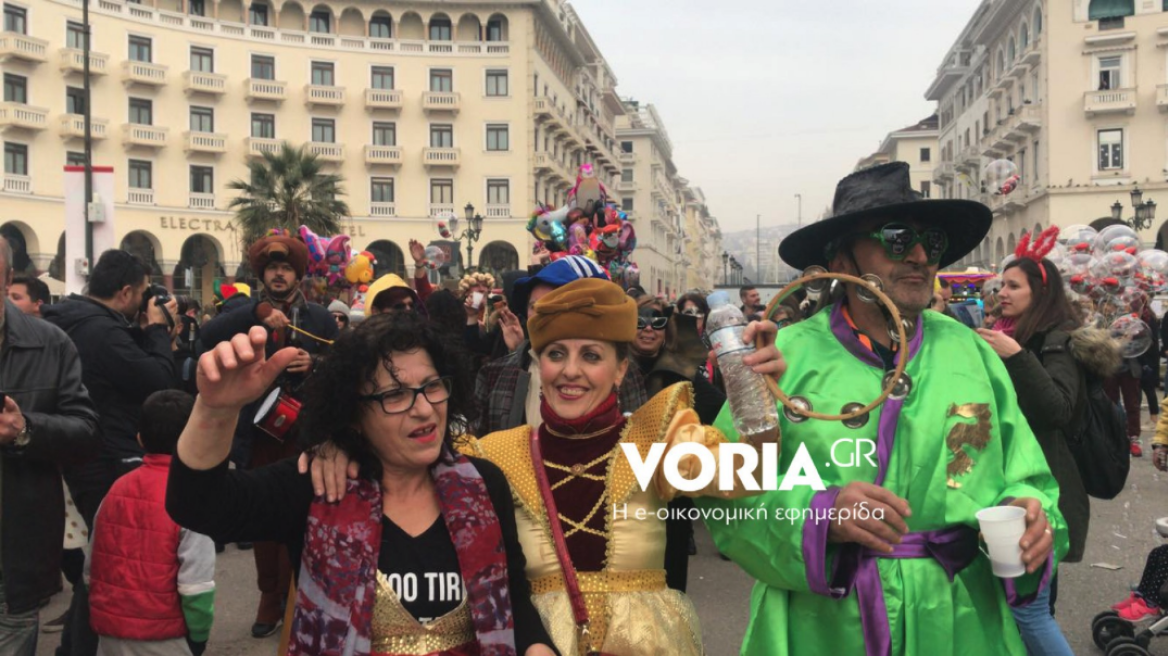 Βίντεο: «Ραγκουτσάρια» με «Μακεδονία ξακουστή» στη Θεσσαλονίκη