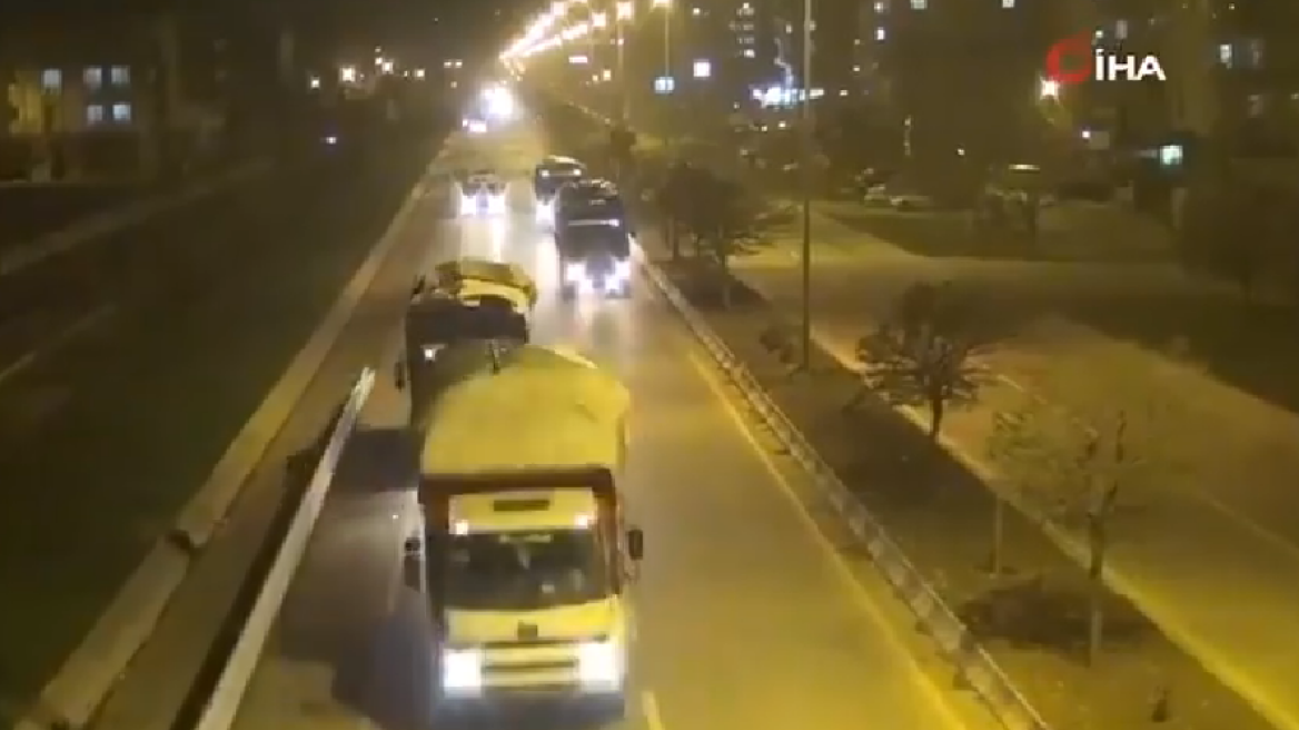 Βίντεο: Τουρκικά στρατιωτικά κομβόι στα σύνορα με την Συρία 