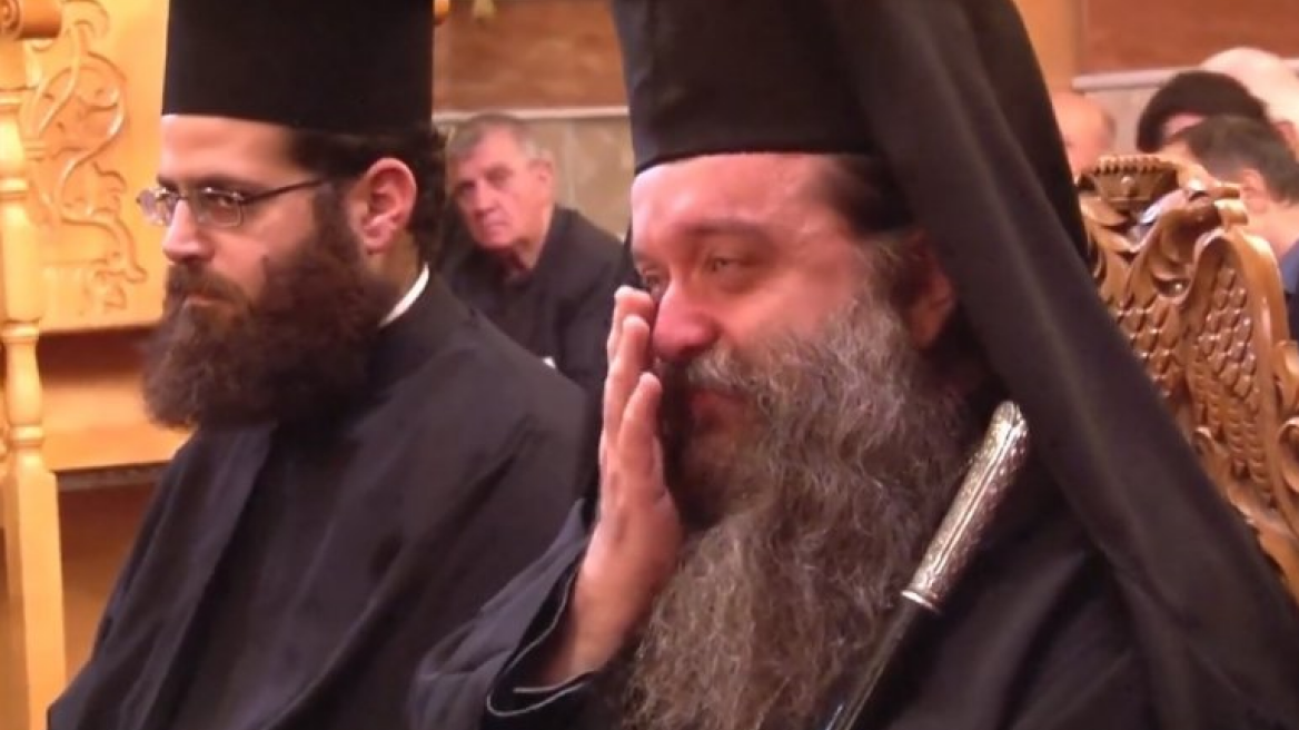Άκουσε το «Μακεδονία Ξακουστή» και ξέσπασε σε κλάματα ο Μητροπολίτης Χίου