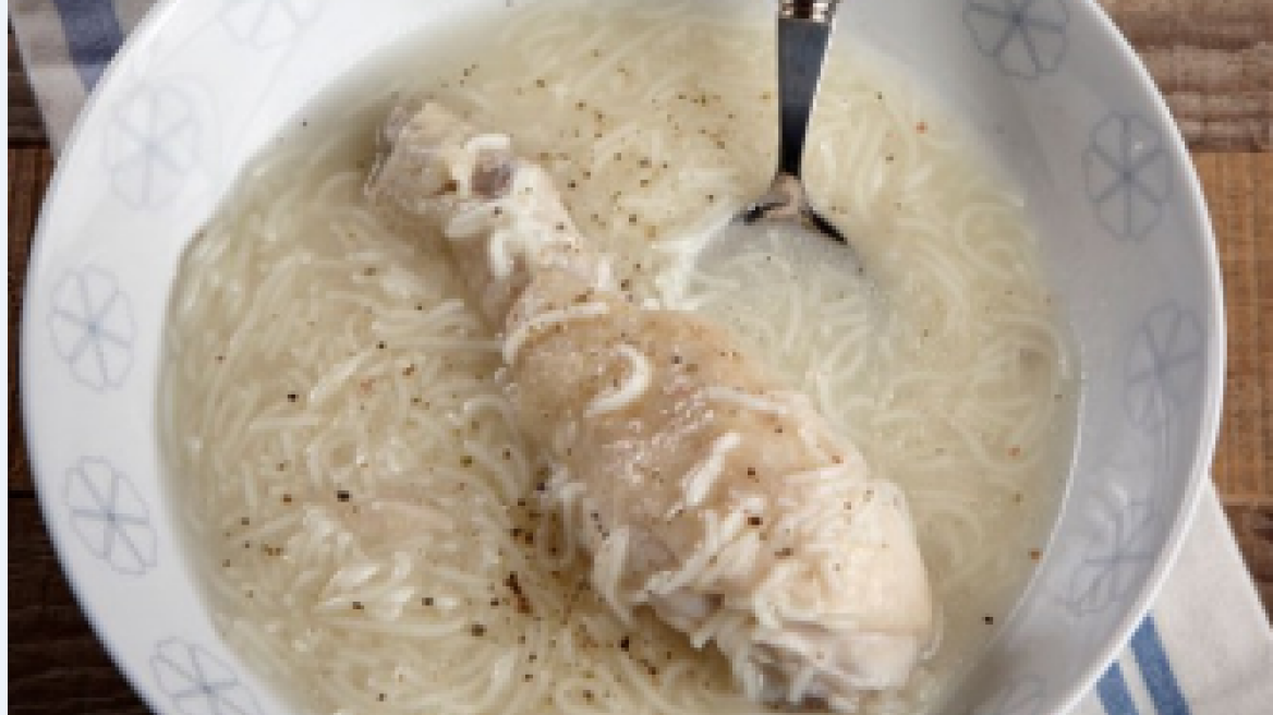 Χυλωμένη κοτόσουπα με δύο υλικά