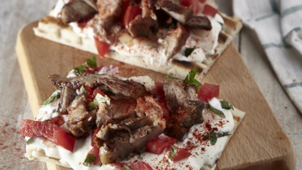 Μπρουσκέτα με γύρο