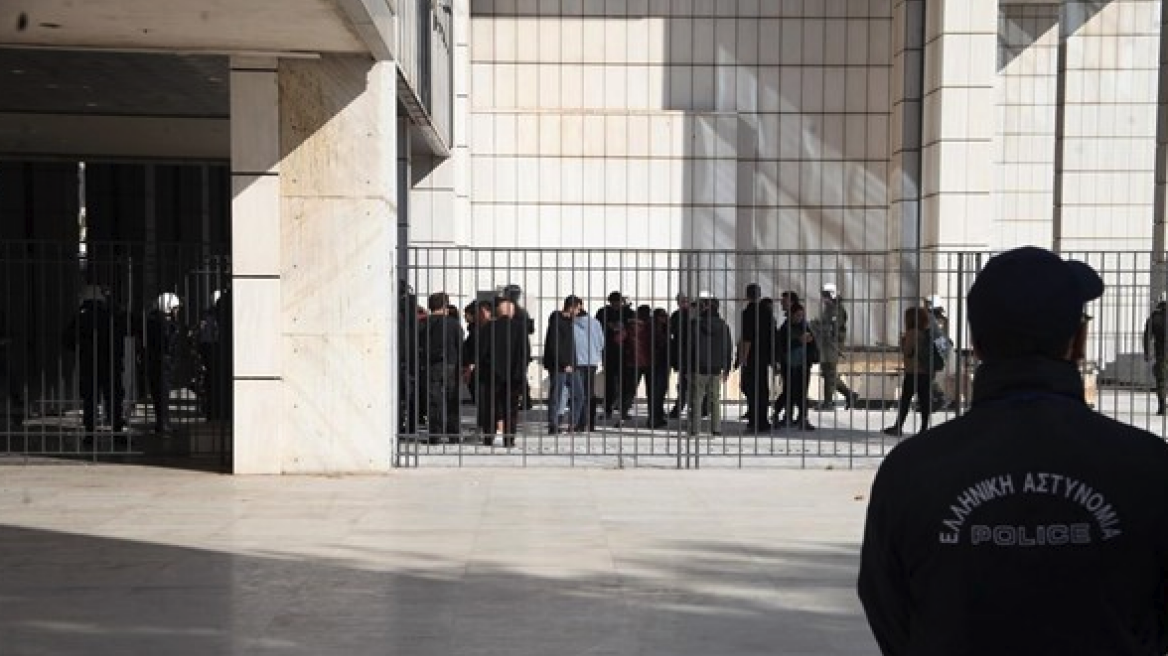 Συμφωνία των Πρεσπών: Ελεύθερος ο 63χρονος για τα απειλητικά μηνύματα σε βουλευτές