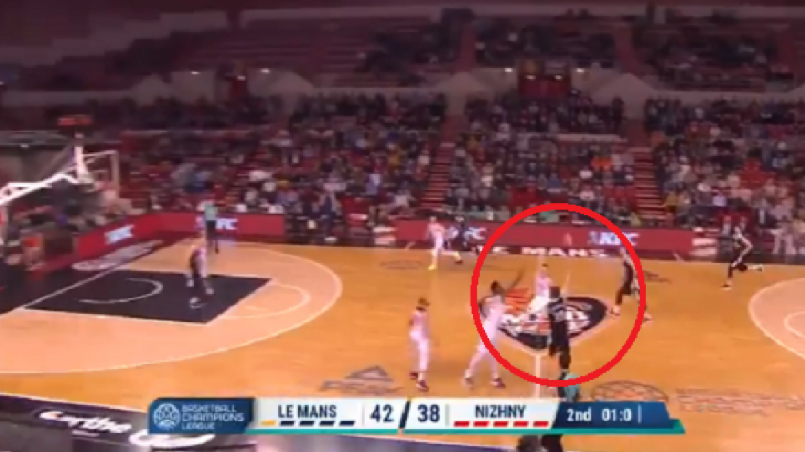 Ασύλληπτο buzzer beater με ραβέρσα από το κέντρο του γηπέδου!