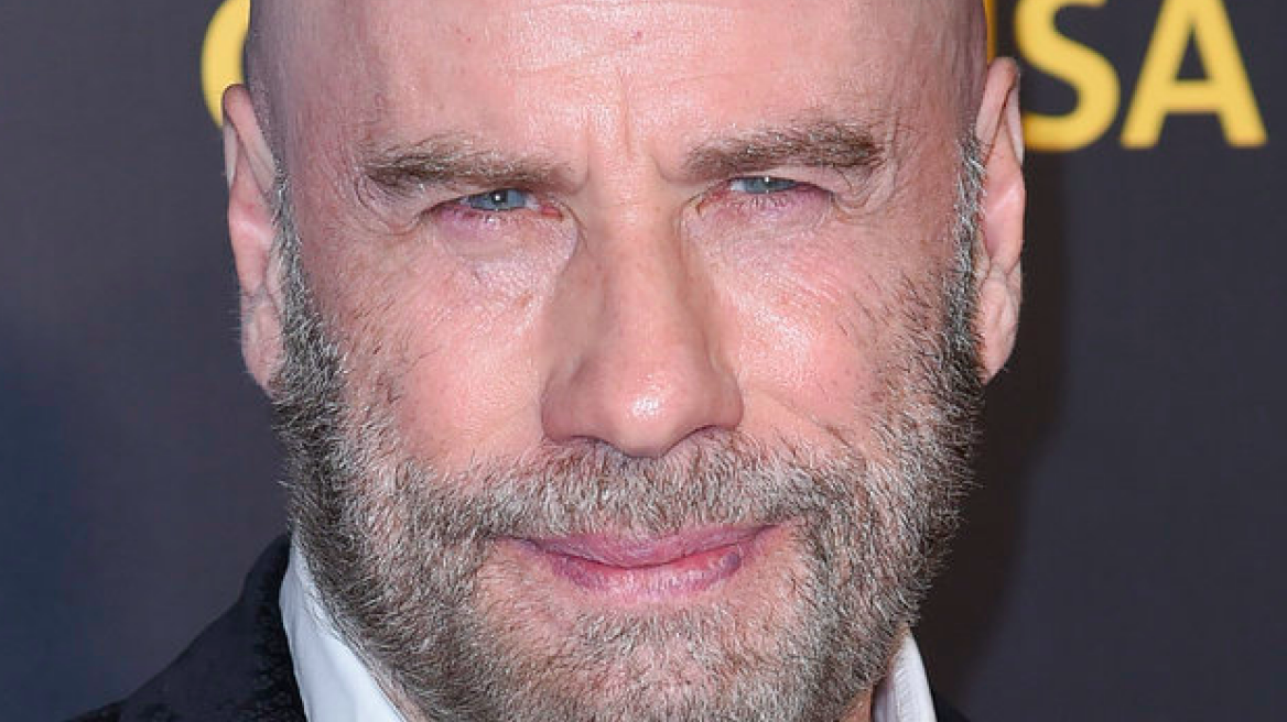 Ο Τζον Τραβόλτα έκανε δημόσια εμφάνιση χωρίς... το περουκίνι του