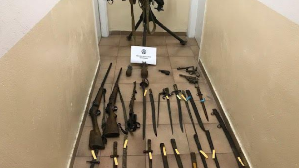 Οπλοστάσιο και αρχαία σε σπίτι στην Λευκάδα