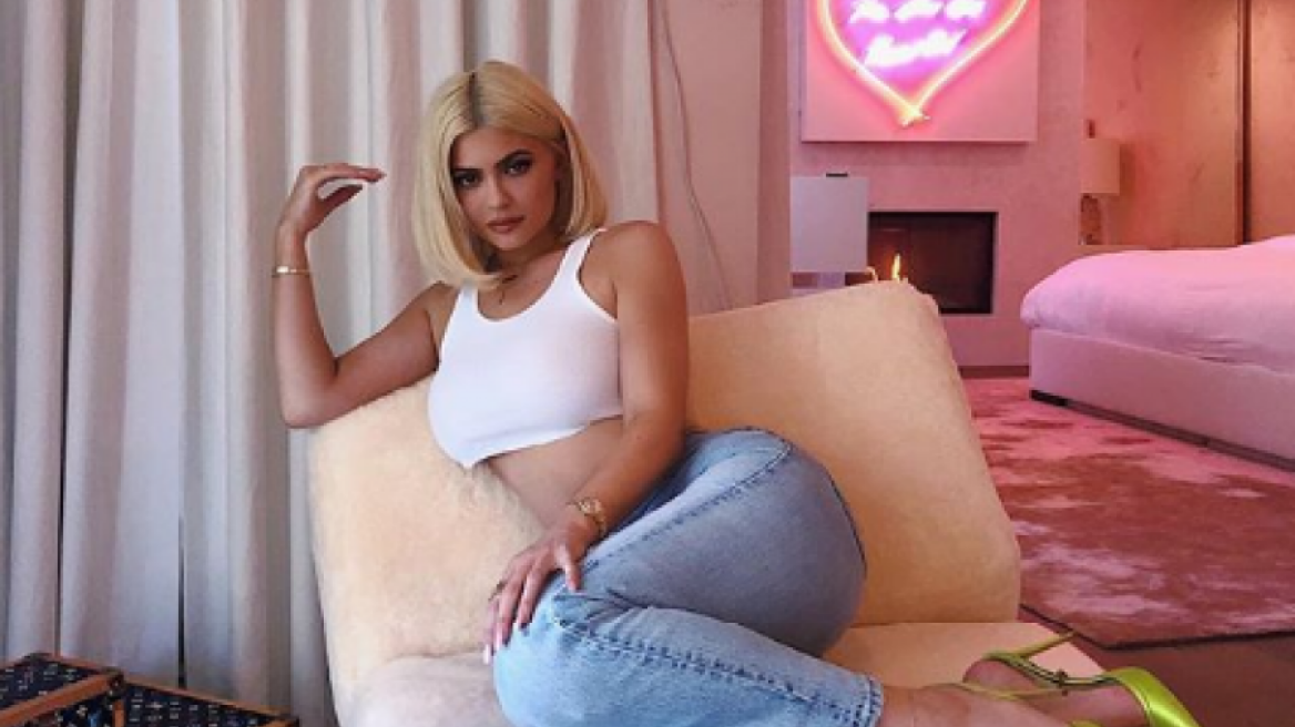 Kris και Kylie Jenner άνοιξαν τα πολυτελή σπίτια τους για να τα θαυμάσουμε 