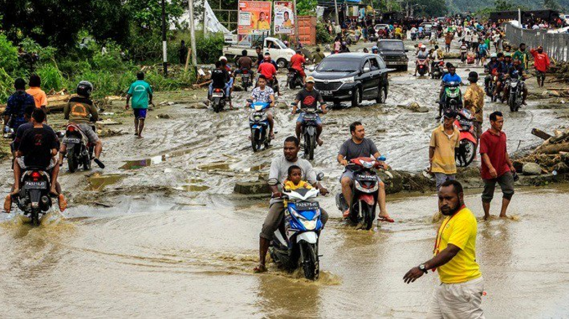 Ινδονησία: Τουλάχιστον 17 νεκροί από τις σαρωτικές πλημμύρες