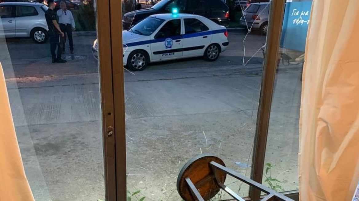 Γλυφάδα: Κουκουλοφόροι έσπασαν εκλογικό κέντρο υποψήφιου δημάρχου