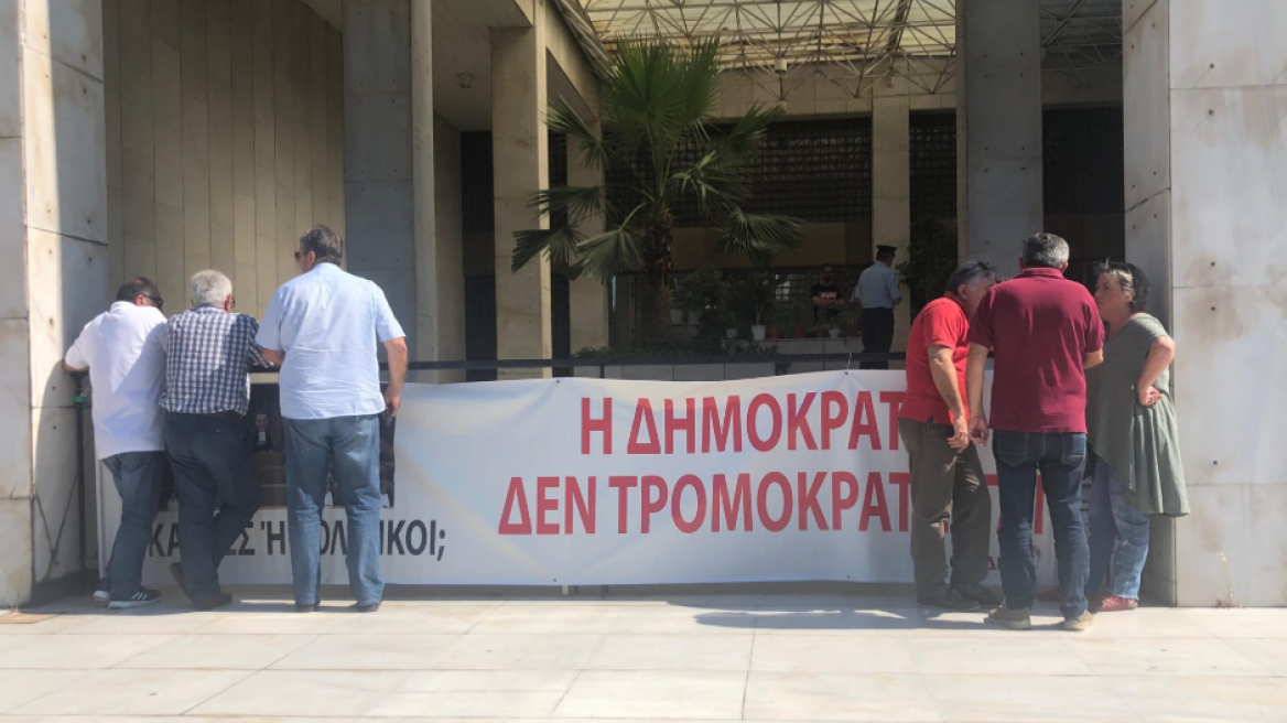  ΠΟΕΔΗΝ: Συγκέντρωση διαμαρτυρίας έξω από τη ΓΑΔΑ 