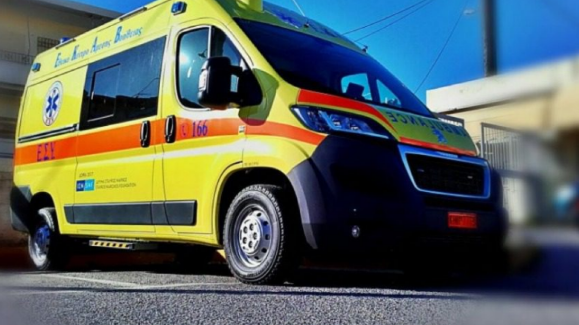 Τροχαίο στα Τρίκαλα: Αυτοκίνητο παρέσυρε νεαρό ντελιβερά 