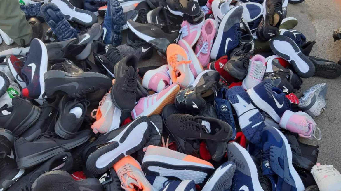 Πρόστιμα 86.200 ευρώ σε επιχειρήσεις για παρεμπόριο