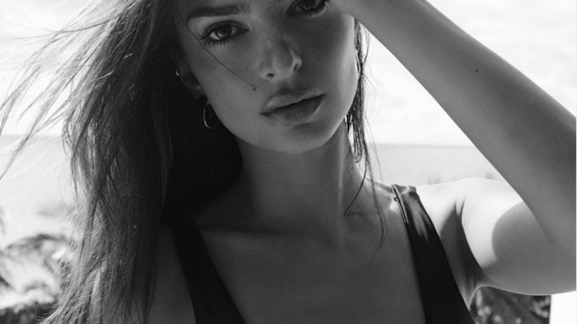 Έμιλι Ρατακόφσκι: Σχεδόν... γυμνή ξανά στο Instagram