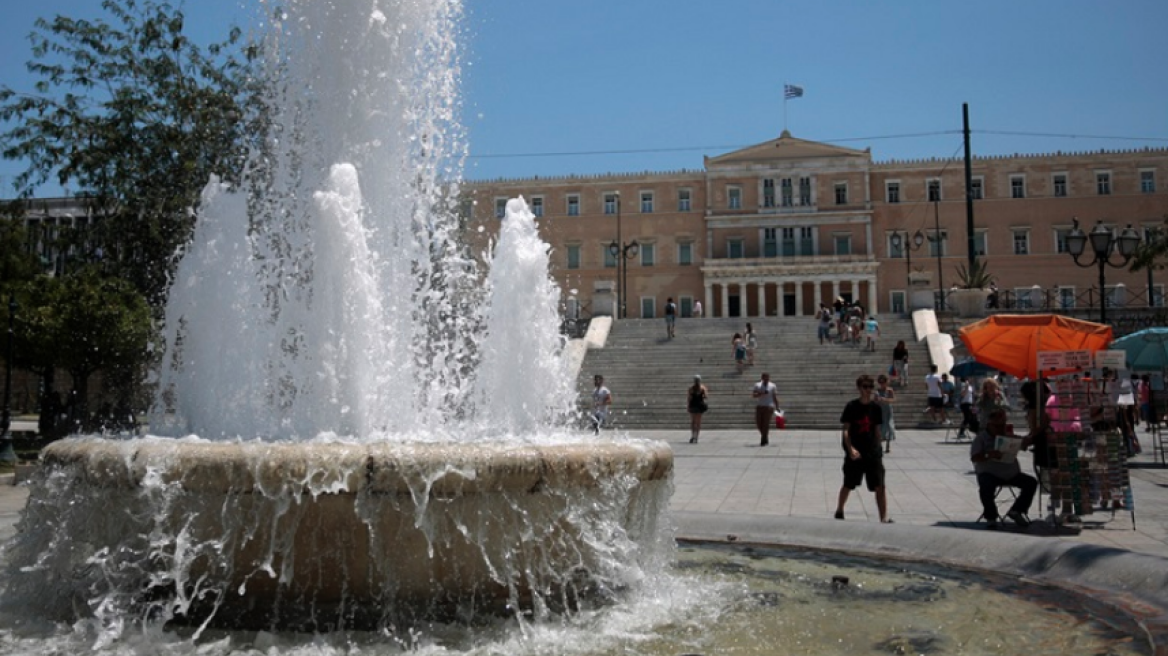 Καιρός: Στη Μεσσηνία «έδειξε» 31 βαθμούς - Δε σταματούν οι βροχές στην Κρήτη 