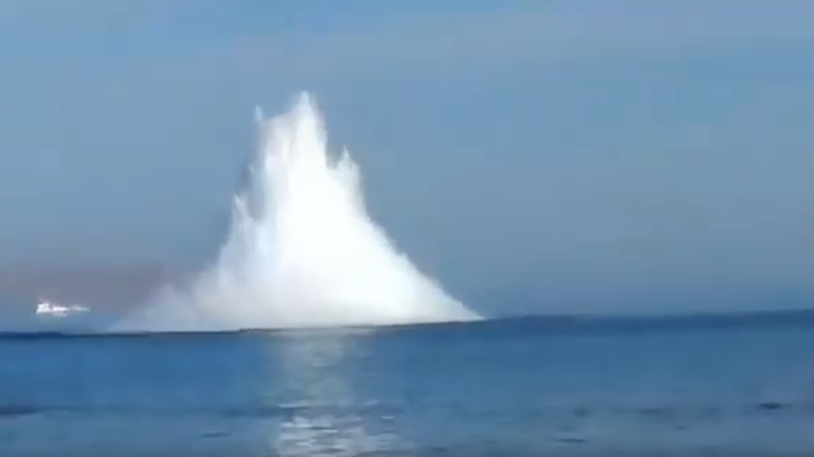Δείτε βίντεο: Ελεγχόμενη έκρηξη βόμβας στο Ηράκλειο 