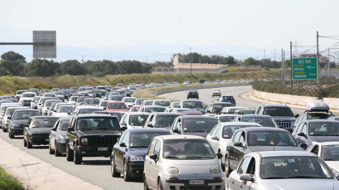 Κίνηση τώρα: Μποτιλιάρισμα στους δρόμους - Προβλήματα ξανά στην Αθηνών – Κορίνθου