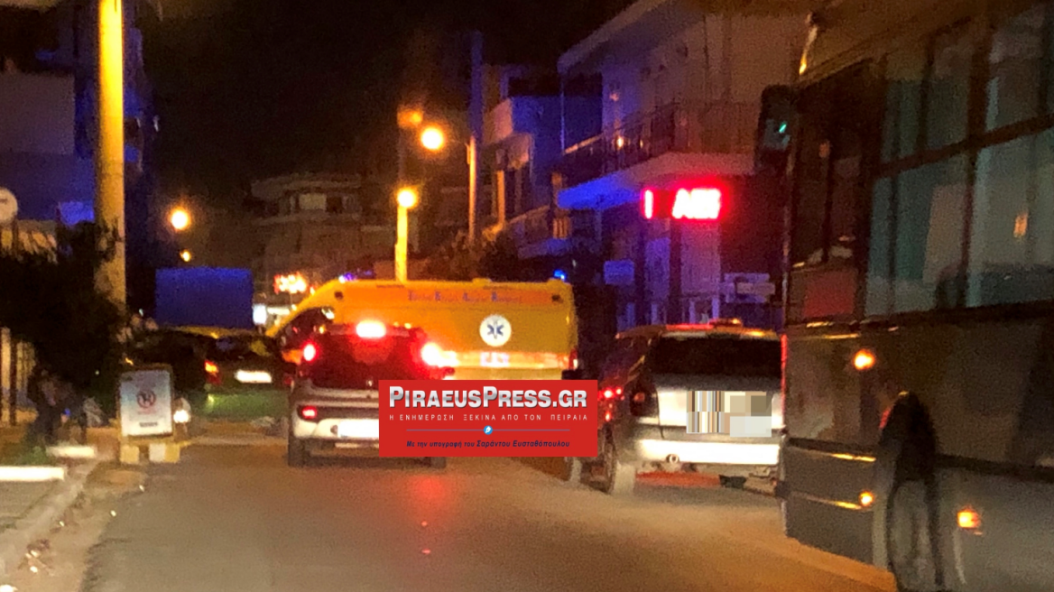 Νίκαια: Σοβαρό τροχαίο με μηχανάκι 