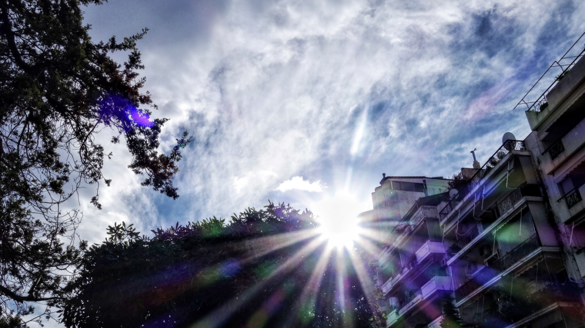 Καιρός: Σαββατοκύριακο με καλοκαιρινές θερμοκρασίες - Δείτε χάρτες 