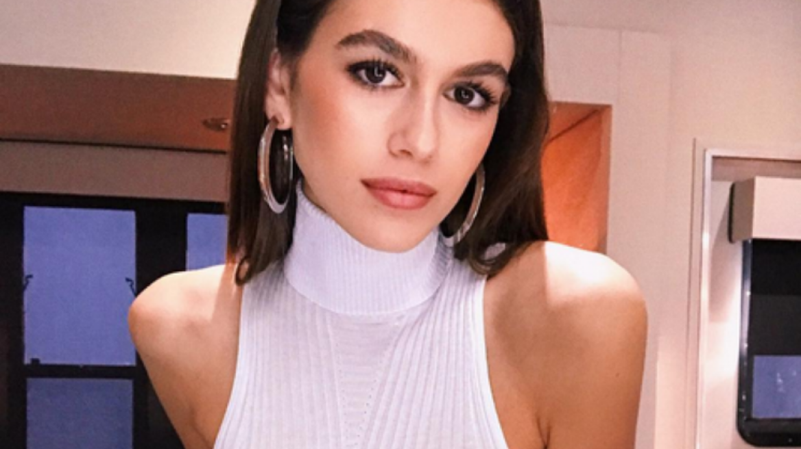Η Kaia Gerber ποζάρει topless και δείχνει το νέο της tattoo