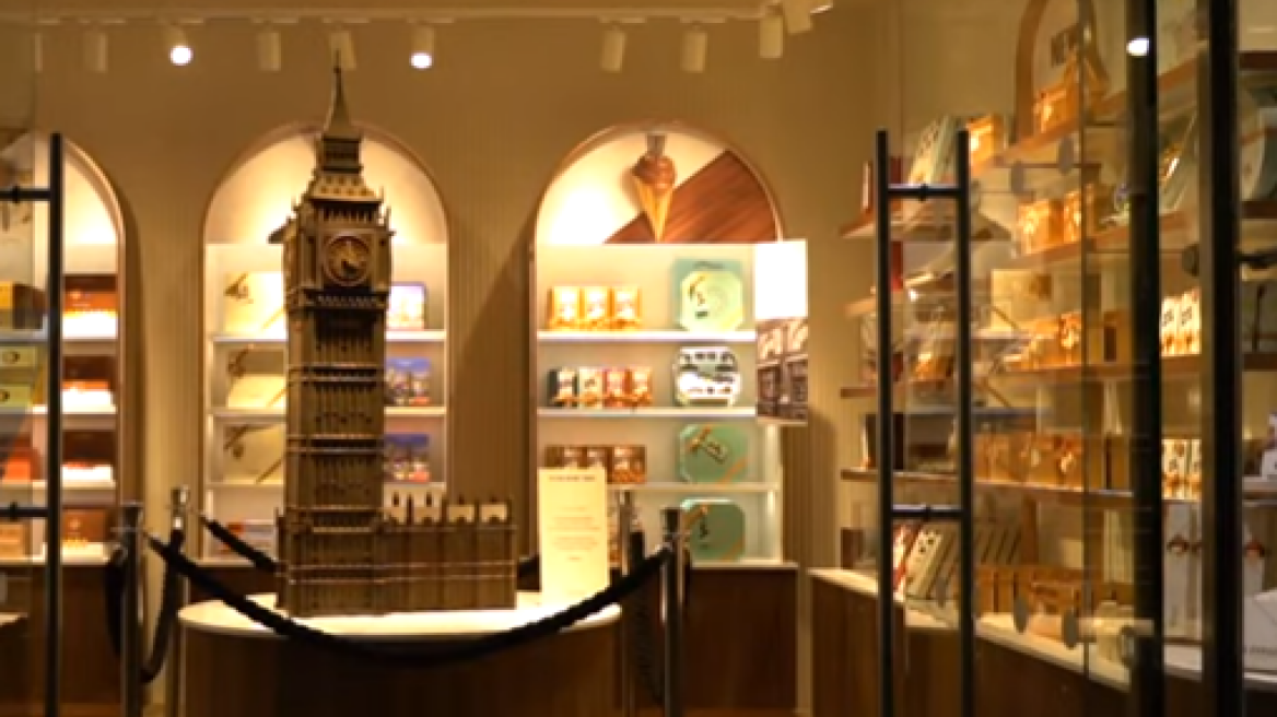 Σοκολατένιος Big Ben ύψους ενός μέτρου